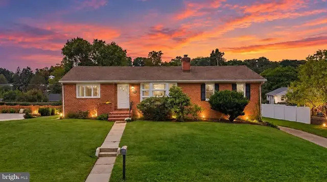 105 Martingale Rd, Lutherville Timonium