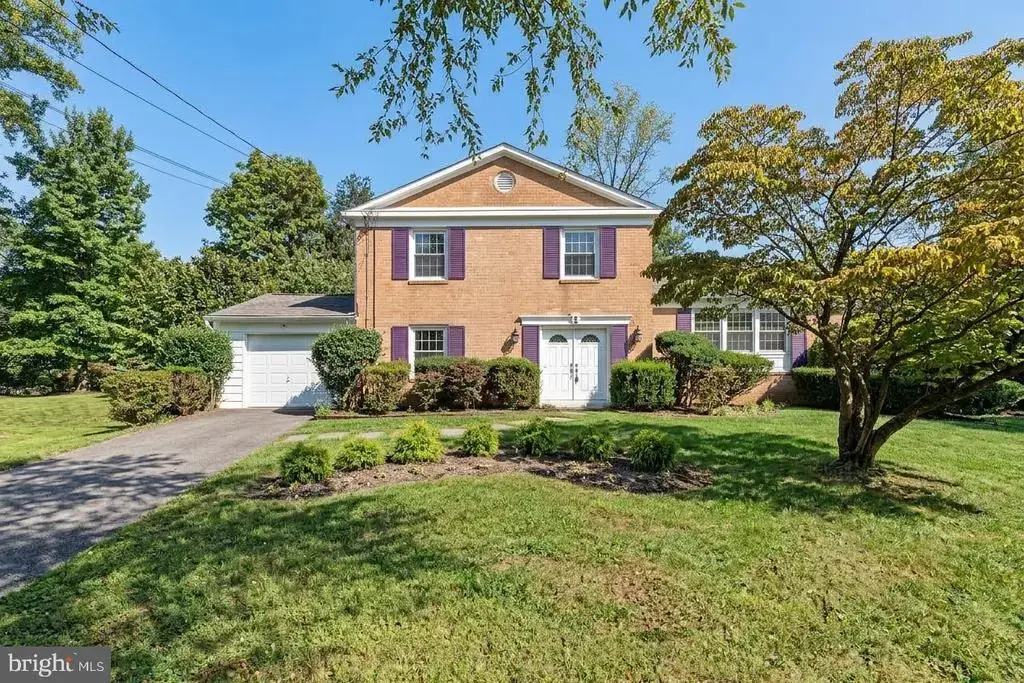 3 Sussex Ct, POTOMAC