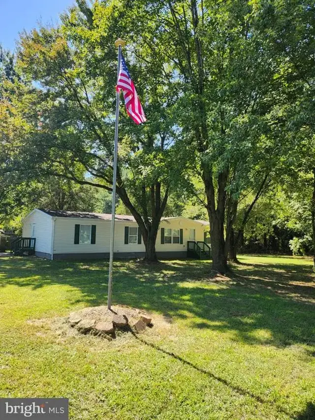 450 Equitation Ln, Felton