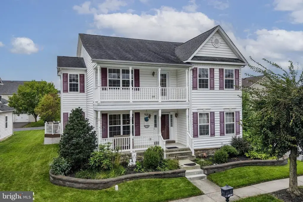 1327 Wheatland Ave, PENNSBURG