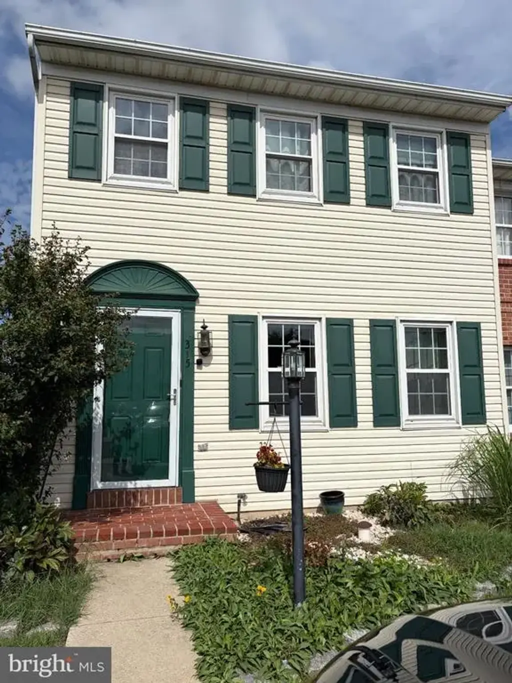315 Robin Hill Cir, YORK