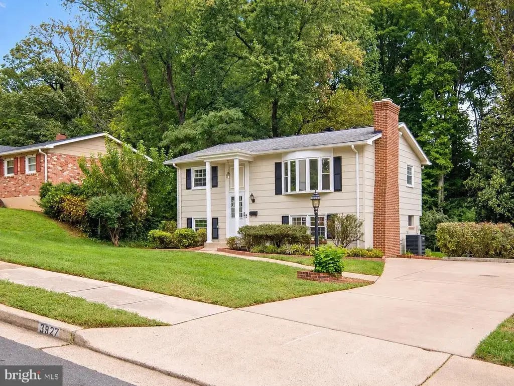 3927 Forestdale Ave, WOODBRIDGE