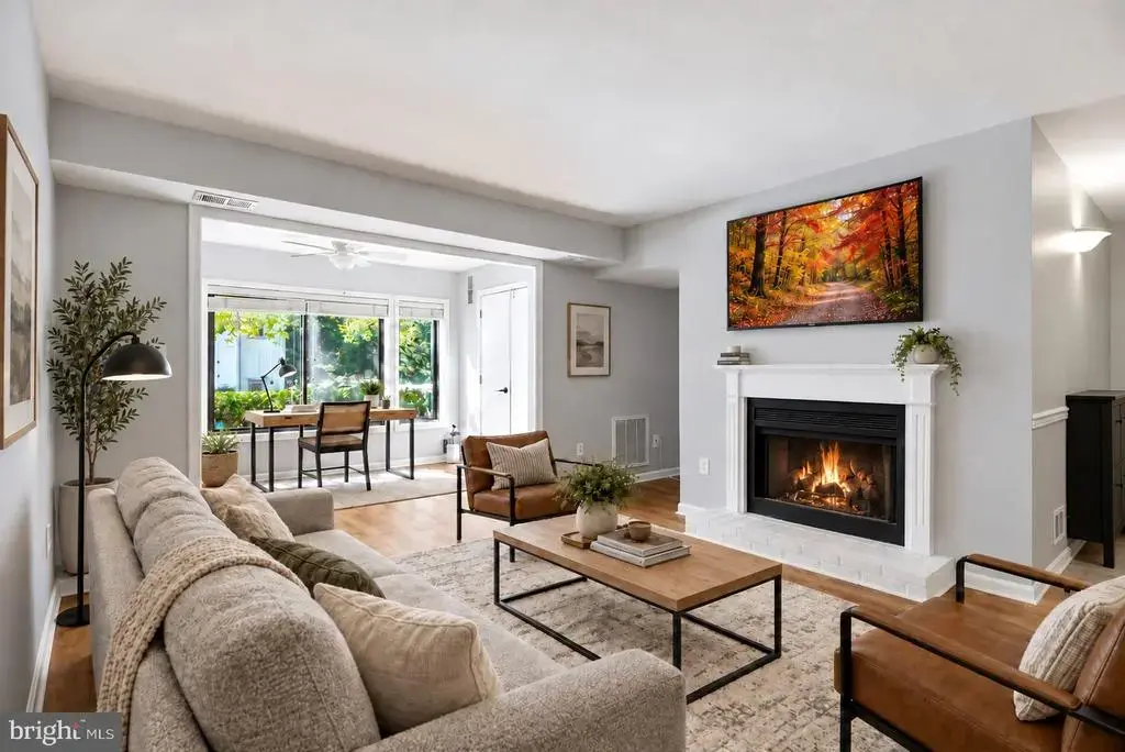 2205 Hunters Run Dr, RESTON