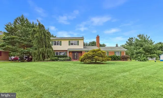320 Great Oak Dr, Middletown