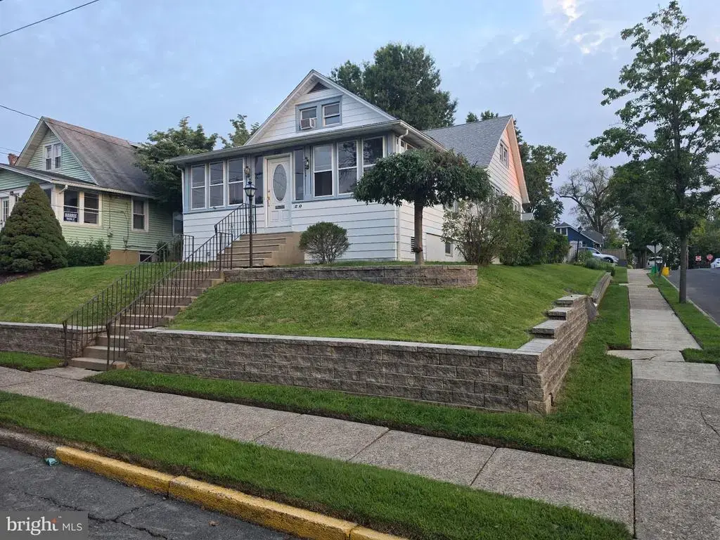 20 Lawrence Ave, BARRINGTON