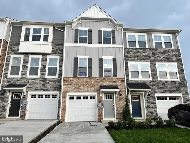 10504 Cobbler Pl, White Plains