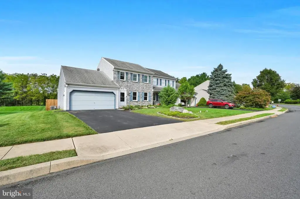 113 Laurie Ln, LITITZ