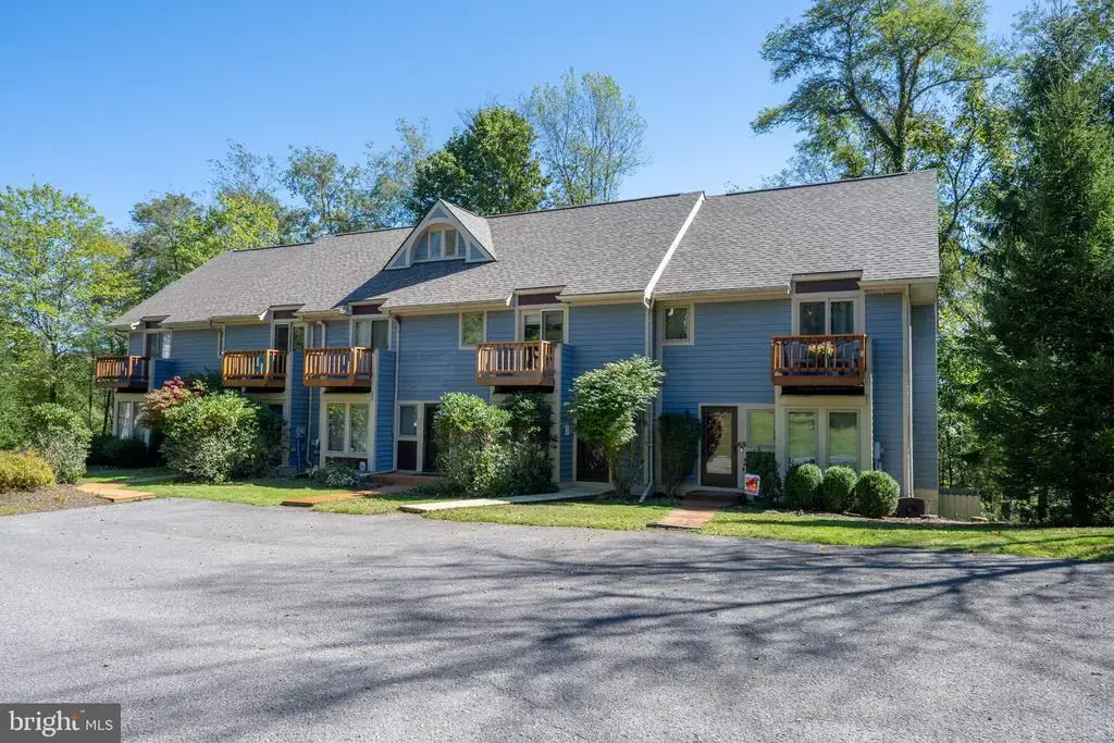 17 Lakeview Ct, MC HENRY