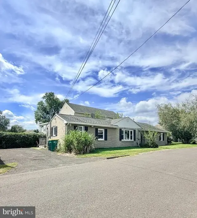 2565 Buffalo Ave, Feasterville Trevose