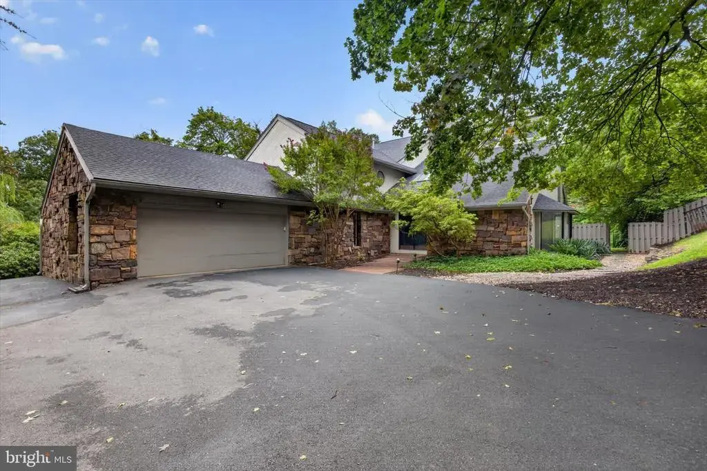 790 Glenwood Dr, YORK