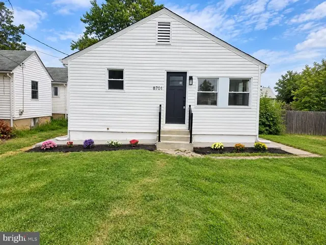 8701 Emge Rd, Parkville