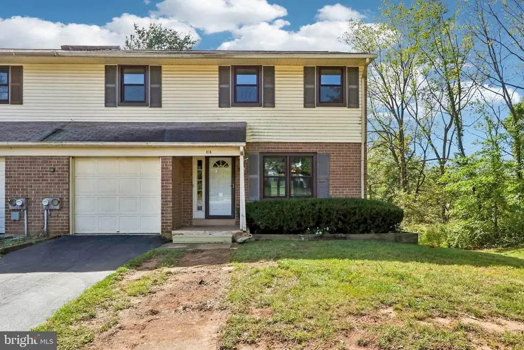 318 Laurel Dr, COLLEGEVILLE
