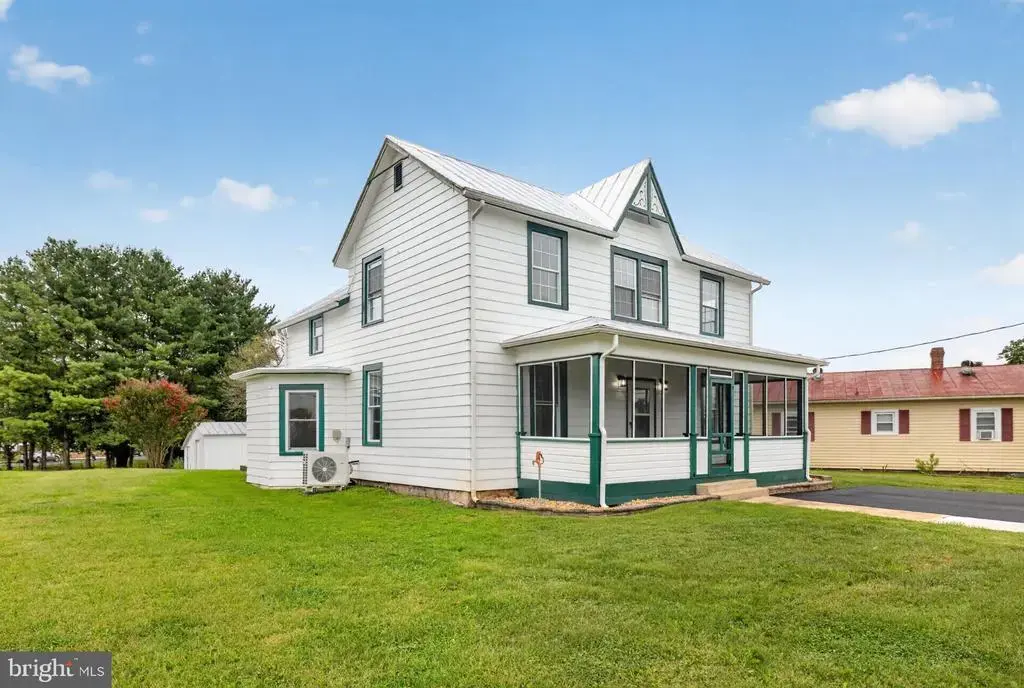 206 2nd St, SHENANDOAH