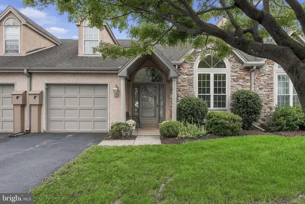 110 Greenview Dr, LANCASTER