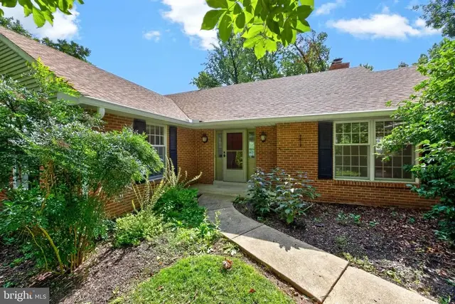 10 Chilton Rd, Wilmington