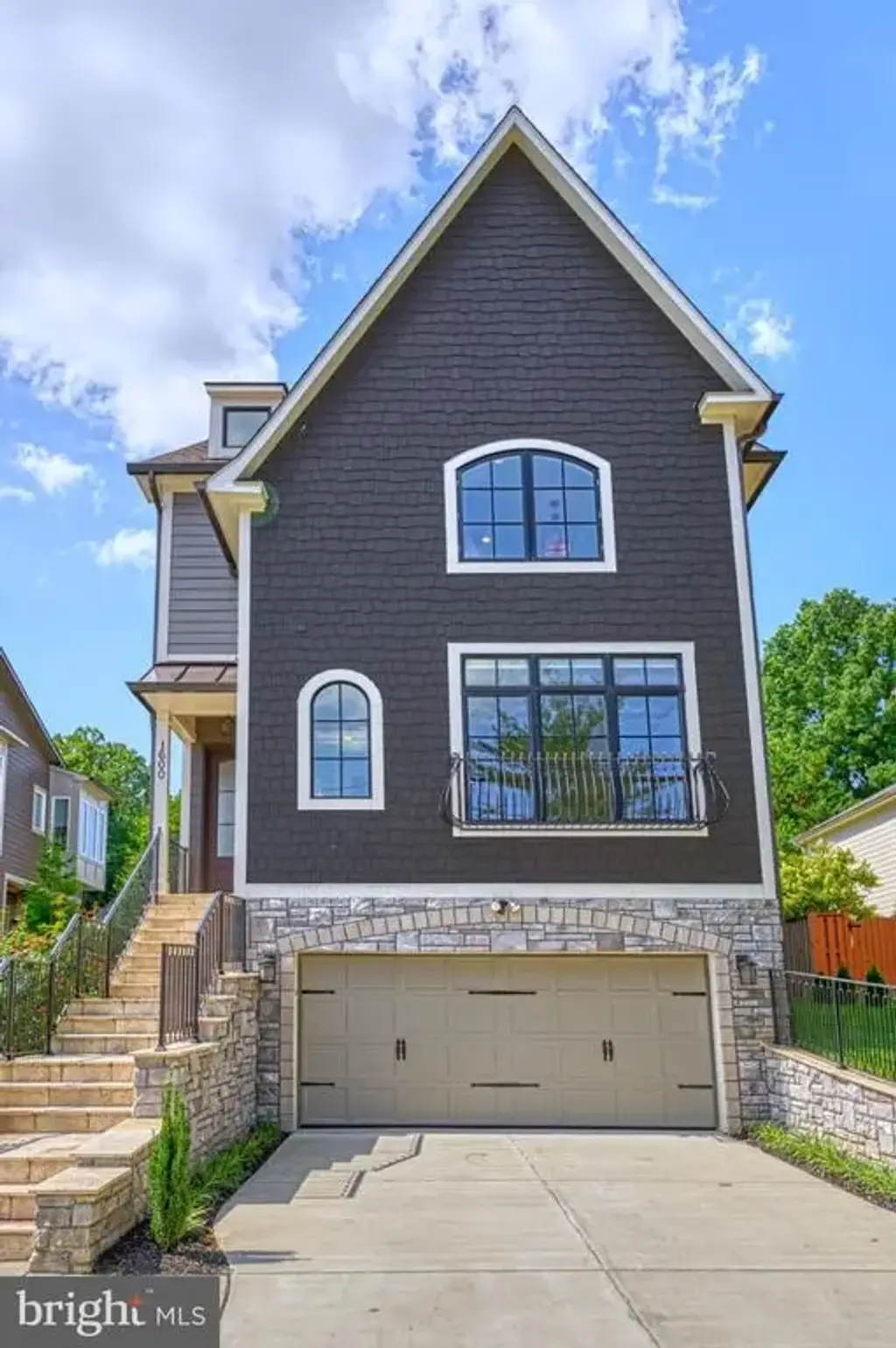 1600 Great Falls St, MCLEAN
