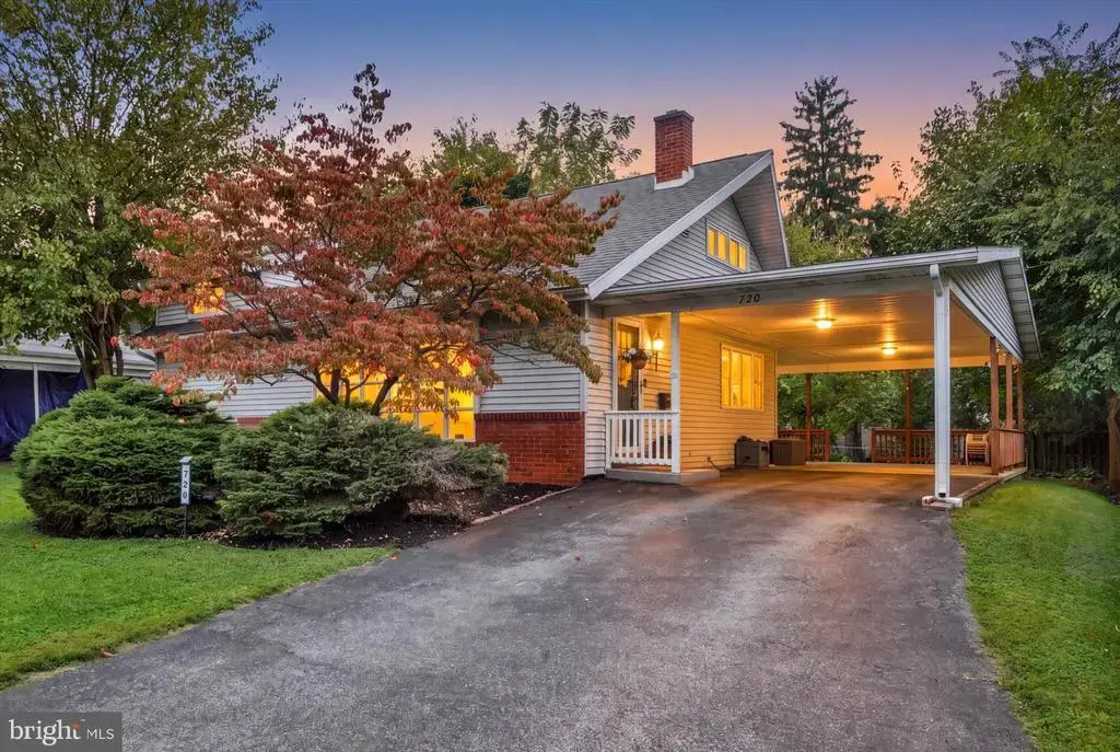 720 Gunnison Rd, YORK