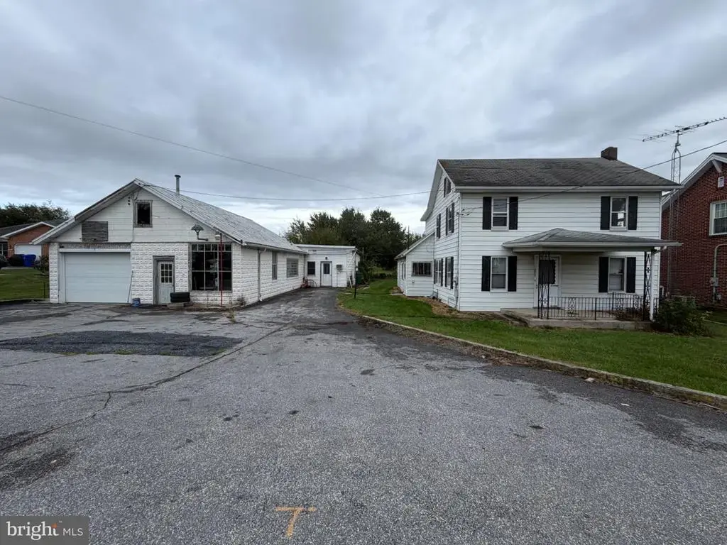 2055 Buchanan Trail East, GREENCASTLE