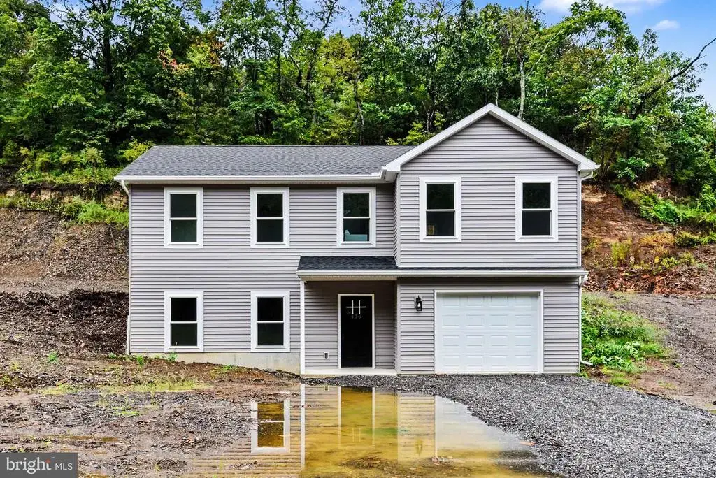 476 Gravel Hill Rd, NEWPORT