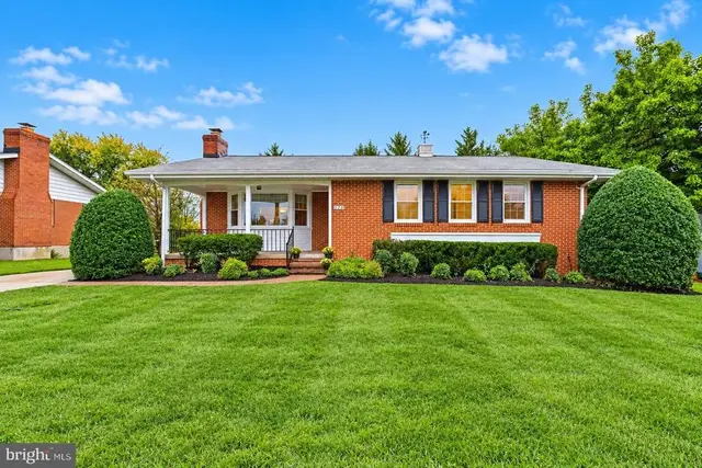 220 Chantrey Rd, Lutherville Timonium