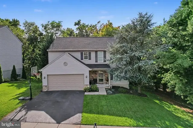 211 Edenderry Way, Enola