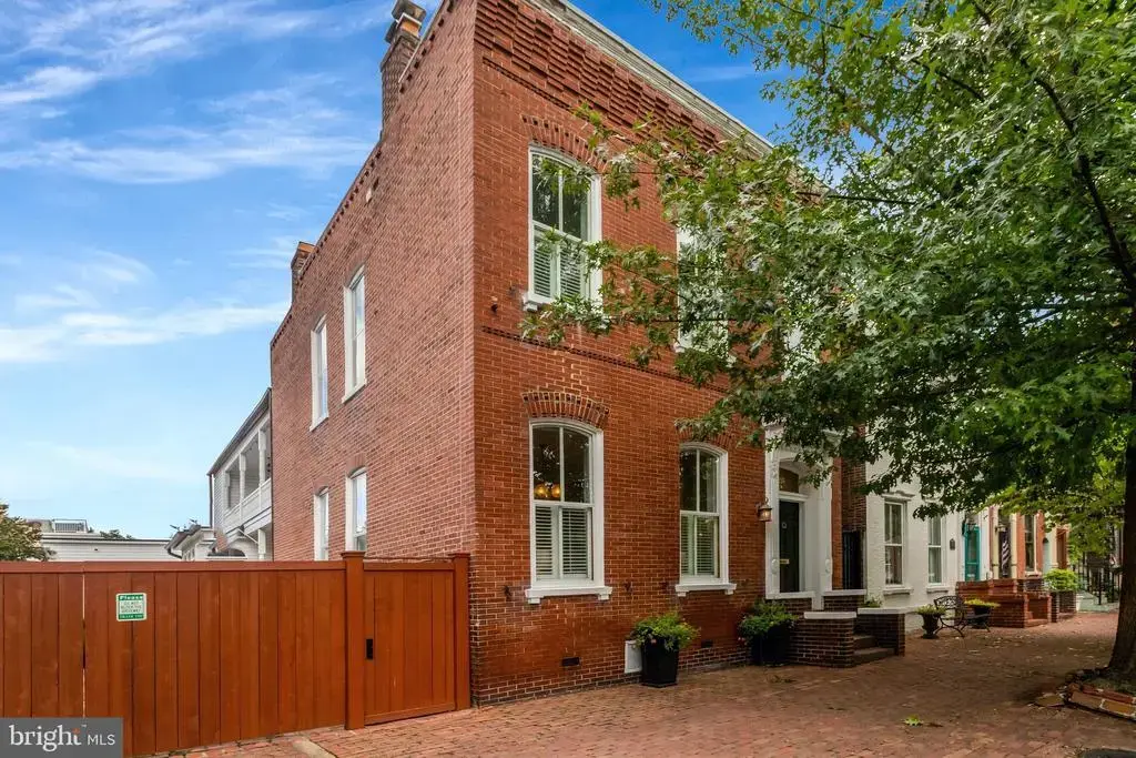 1215 Duke St, ALEXANDRIA