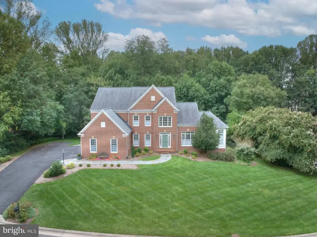 11689 Caris Glenne Dr, HERNDON