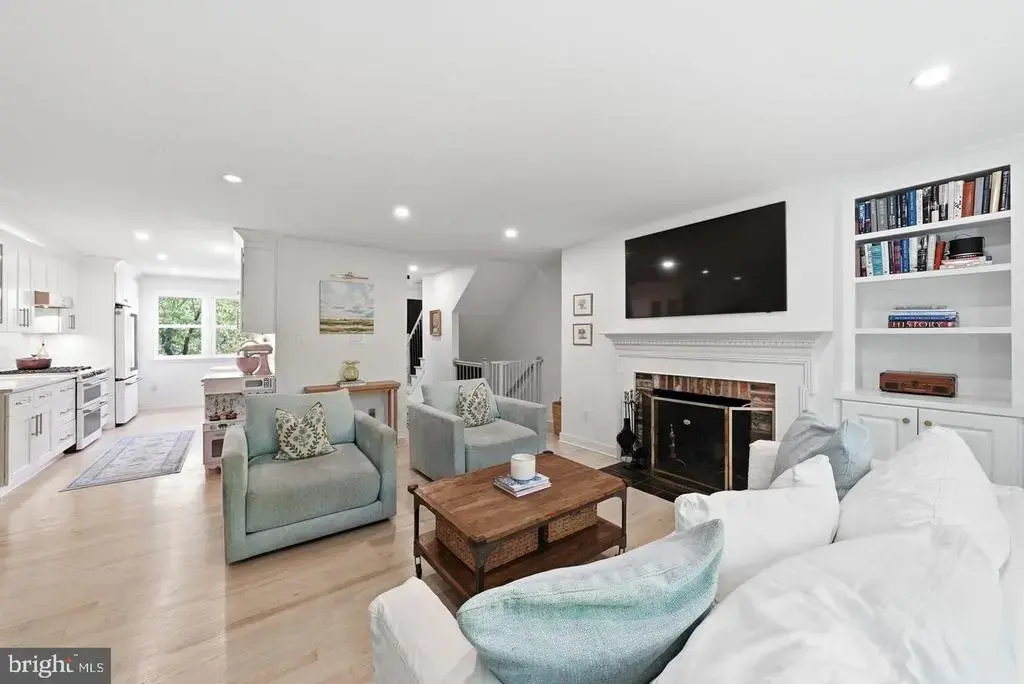 6328 Golf Course Sq, ALEXANDRIA