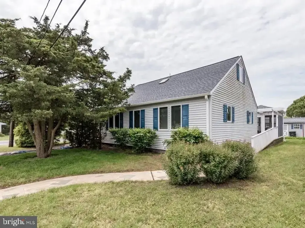 12 New Hampshire Ave, LEWES