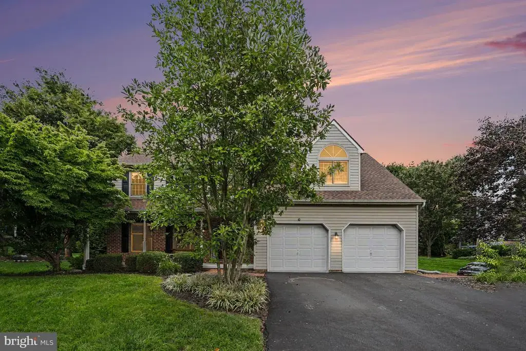 157 Kings Gate Dr, LITITZ