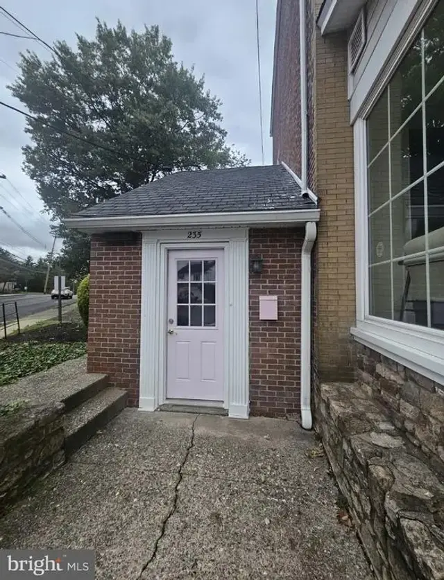 235 W State St, Doylestown