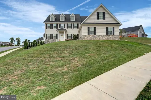 368 Delanie Dr, Greencastle