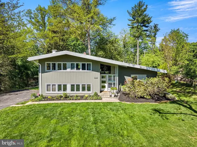 913 Harston Ln, Erdenheim