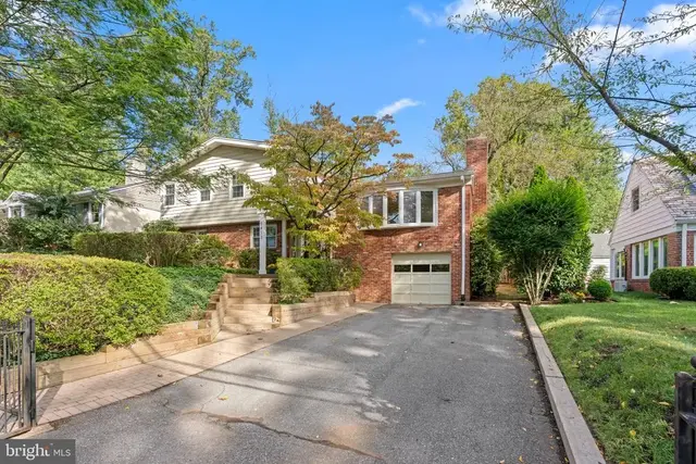 5413 Wilson Ln, Bethesda