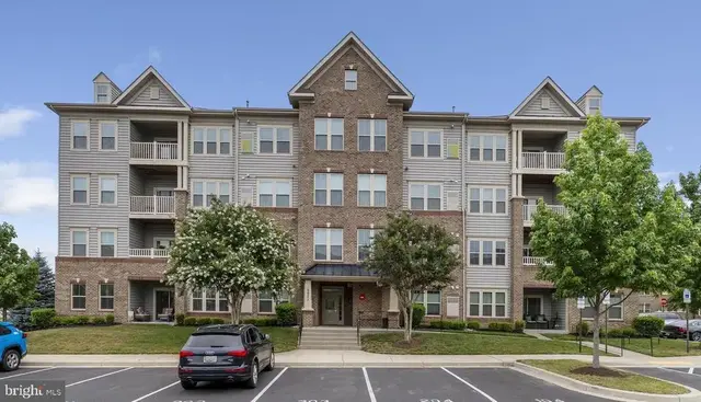 6521 Walcott Ln #402, Frederick