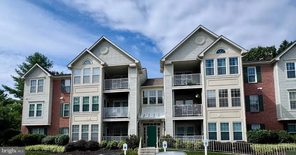 8005 Township Dr #304, OWINGS MILLS