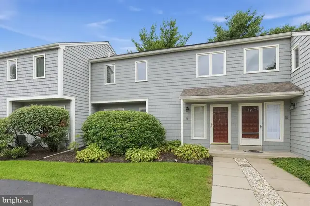 75 Harrison Rd E, West Chester