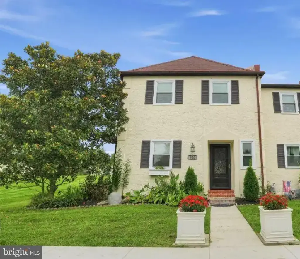 920 Hollyview Ln #20, WEST CHESTER