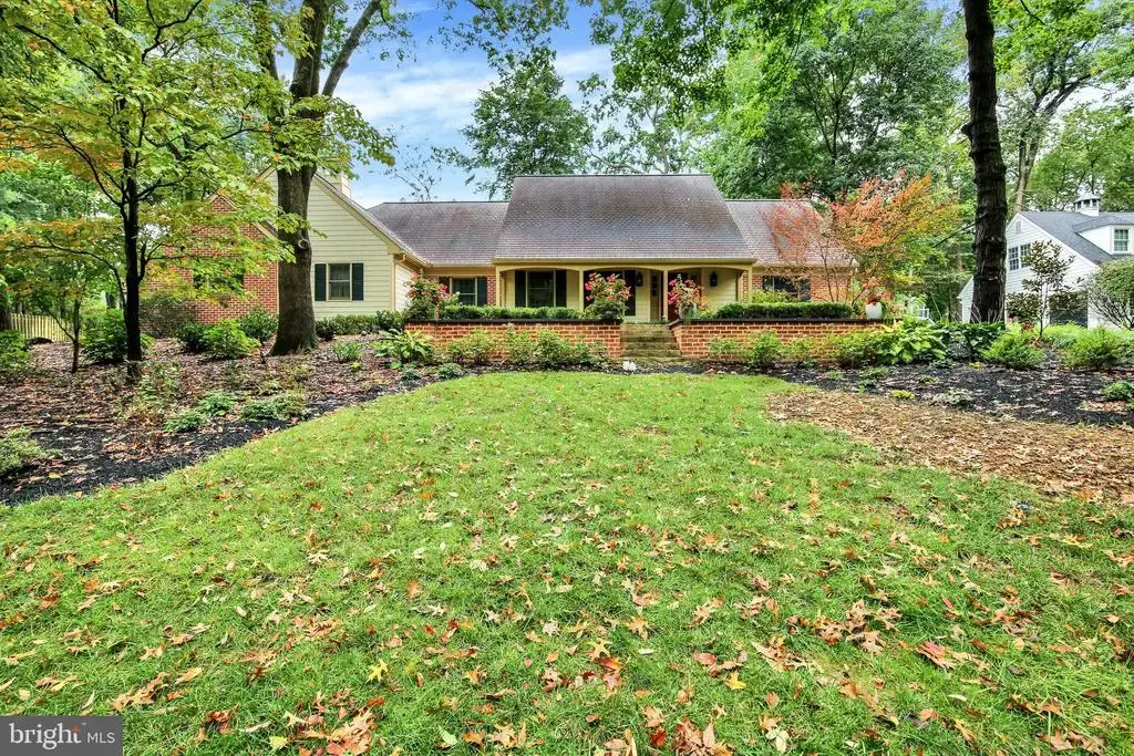 1059 Hunters Path, LANCASTER