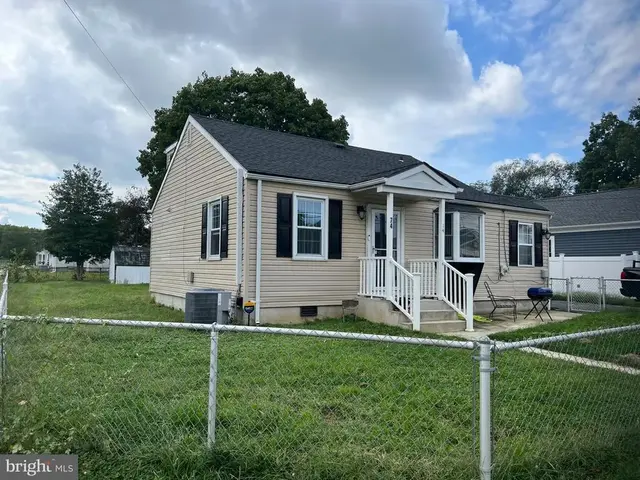 74 Smith Ave, Aberdeen