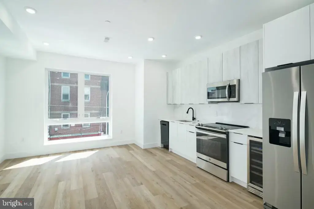 930 N 2nd St, PHILADELPHIA