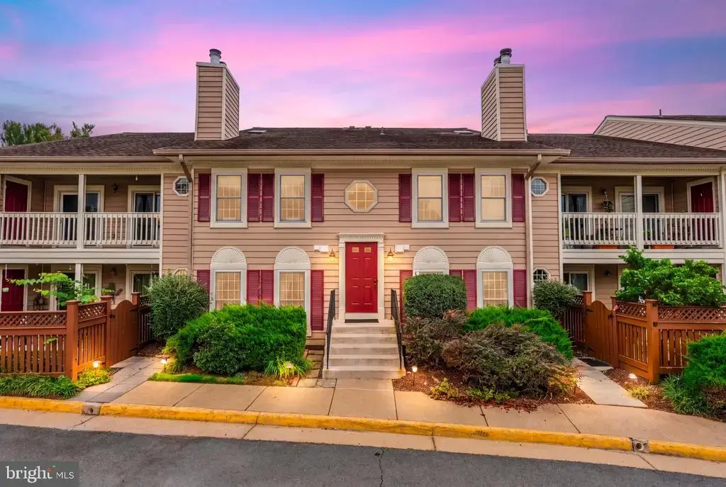 6043 Essex House Sq #b, ALEXANDRIA