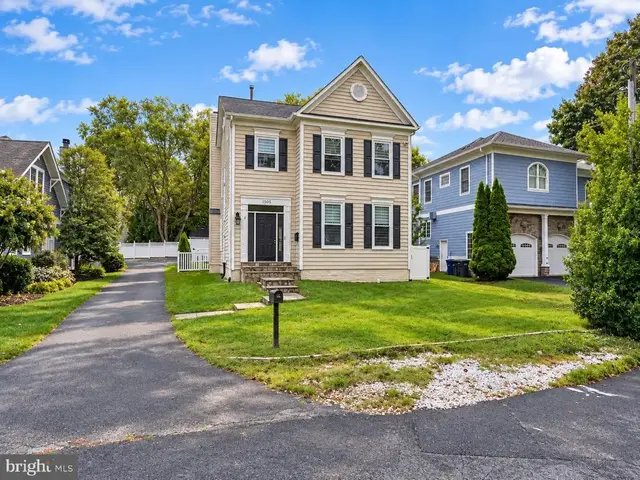 1505 Spring Vale Ave, Mclean