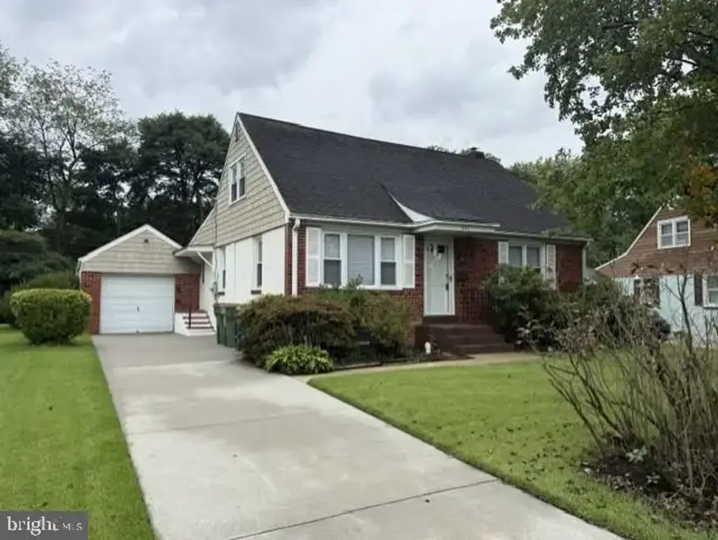 821 Kenyon Ln, NEWARK