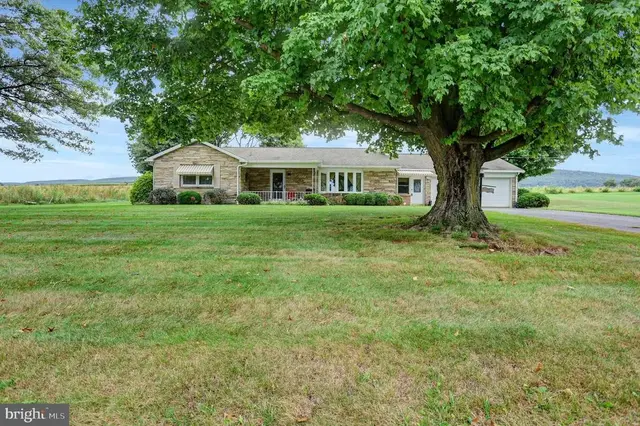 6590 Anthony Hwy, Waynesboro
