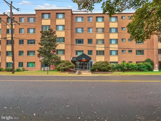 1200 S Arlington Ridge Rd #316, Arlington