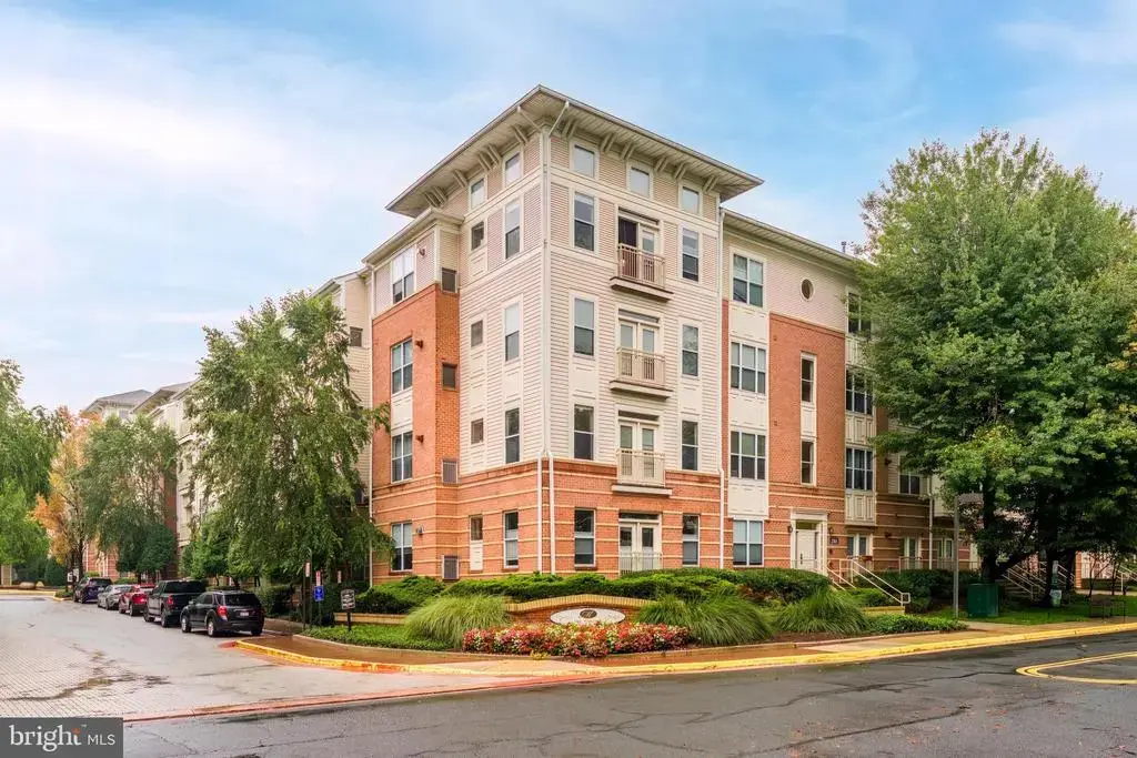 2791 Centerboro Dr #387, VIENNA