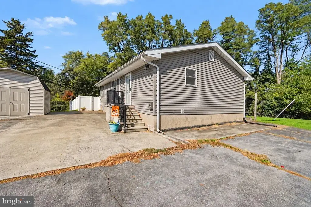 2060 3rd Ave S, STEELTON