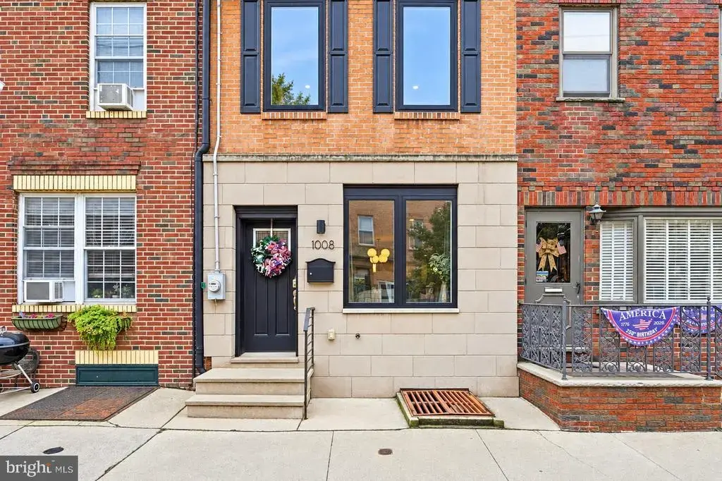 1008 Christian St, PHILADELPHIA