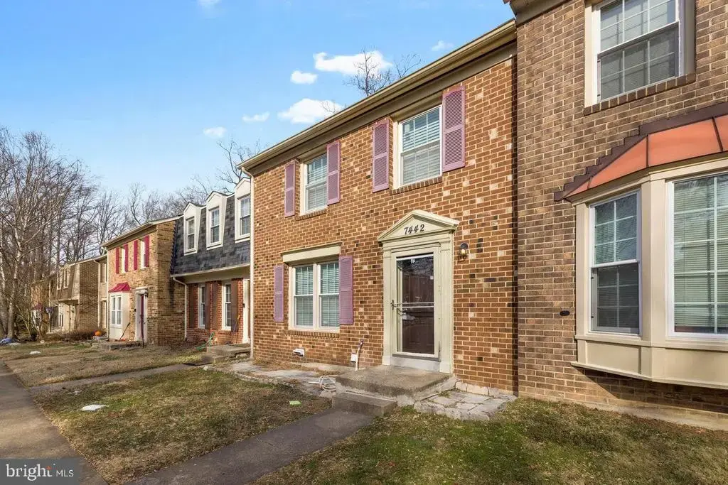7442 Adams Park Ct, ANNANDALE